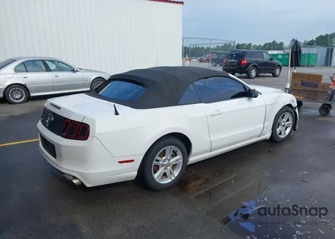 2014 Ford Mustang V6 из США, поврежденный, VIN 1ZVBP8EM2E5208550